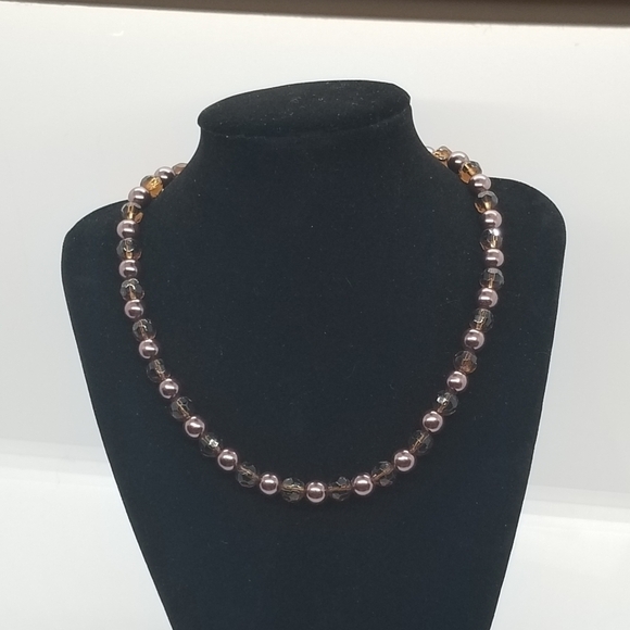 short brown and purple beaded necklace - Picture 1 of 3